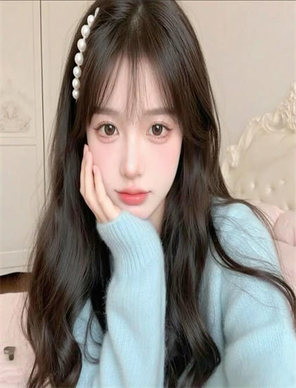 表演艺术《峡谷向前冲》：探索群像表演的整体效果与个体特色 感受表演的情感力量